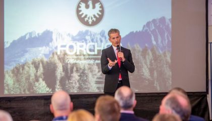 07.02.2019, Oesterreich, Lienz, Tischlerei Forcher, Unternehmerforum Dolomitenbank, Im Bild Dolomitenbank Direktor Hans-Joerg Mattersberger, Brunner Images 2019, Foto: Brunner Images / Philipp Brunner 07.02.2019, Oesterreich, Lienz, Tischlerei Forcher, Unternehmerforum Dolomitenbank, Im Bild Dolomitenbank Direktor Hans-Joerg Mattersberger, Brunner Images 2019, Foto: Brunner Images / Philipp Brunner
