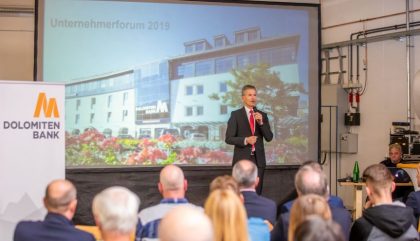 07.02.2019, Oesterreich, Lienz, Tischlerei Forcher, Unternehmerforum Dolomitenbank, Im Bild Dolomitenbank Direktor Hans-Joerg Mattersberger, Brunner Images 2019, Foto: Brunner Images / Philipp Brunner 07.02.2019, Oesterreich, Lienz, Tischlerei Forcher, Unternehmerforum Dolomitenbank, Im Bild Dolomitenbank Direktor Hans-Joerg Mattersberger, Brunner Images 2019, Foto: Brunner Images / Philipp Brunner
