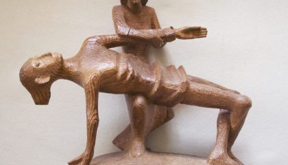 1980_Pieta_Lärche_55,5x55,5cm (c) Eleonora Bliem-Scolari 1980_Pieta_Lärche_55,5x55,5cm (c) Eleonora Bliem-Scolari