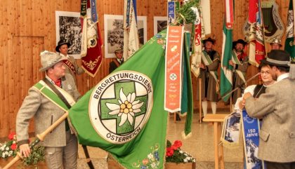 150JahreBergfuehrerKals-Fahnenband Bergrettung