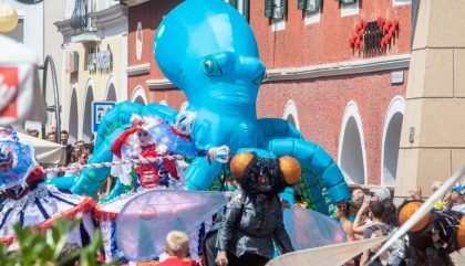 27.07.2019 - 28. Int. Strassentheaterfestival OLALA Mittagsparade - Lienz 27.07.2019 - 28. Int. Strassentheaterfestival OLALA Mittagsparade - Lienz