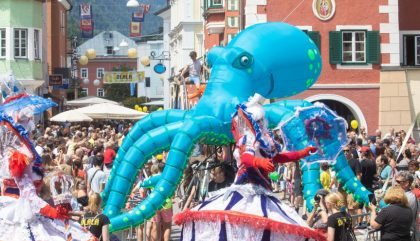 27.07.2019 - 28. Int. Strassentheaterfestival OLALA Mittagsparade - Lienz
