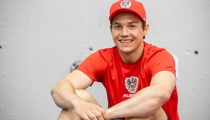 Clemens Unterweger aus Matrei in Osttirol wechselte im April 2018 zum österreichischen Rekordmeister EC-KAC und durfte am 20. April 2021 mit den Rotjacken über den 2. Meistertitel in Folge jubeln. Clemens Unterweger aus Matrei in Osttirol wechselte im April 2018 zum österreichischen Rekordmeister EC-KAC und durfte am 20. April 2021 mit den Rotjacken über den 2. Meistertitel in Folge jubeln.