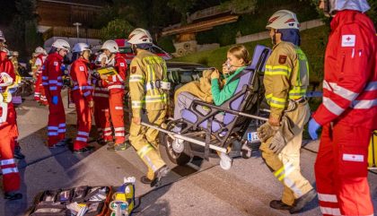 28.09.2019 - KAT-Uebung - PKW in Menschenmenge - Assling 28.09.2019 - KAT-Uebung - PKW in Menschenmenge - Assling