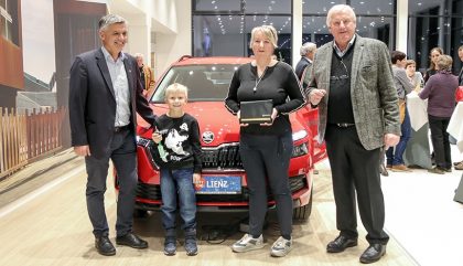 CityRing-Hauptverlosung2020_Webhofer-mit-Sohn-Agnes-Robitsch-_c-OsttirolHeute CityRing-Hauptverlosung2020_Webhofer-mit-Sohn-Agnes-Robitsch-_c-OsttirolHeute