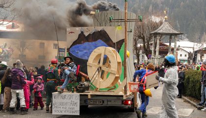 Faschingsumzug-Sillian_85Atomkraft_c-OsttirolHeute Faschingsumzug-Sillian_85Atomkraft_c-OsttirolHeute
