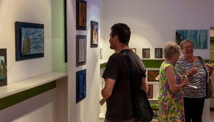 Vernissage-UND-Gradnig-in-Ausstellung2_c-OsttirolHeute Vernissage-UND-Gradnig-in-Ausstellung2_c-OsttirolHeute