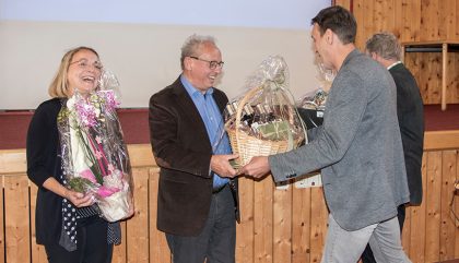 BienenzuchtVollversammlung-Geschenk-3_c-OsttirolHeute BienenzuchtVollversammlung-Geschenk-3_c-OsttirolHeute