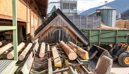 Waldgenossenschaft-säge2-anliefern_c-OsttirolJournal Waldgenossenschaft-säge2-anliefern_c-OsttirolJournal