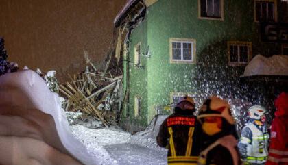 einsturz-versteigerungshalle-lienz-schnee-c-brunner3 einsturz-versteigerungshalle-lienz-schnee-c-brunner3