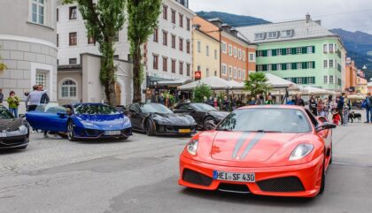 Sportwagen Luxusfahrzeuge Lienz_c_Stadt Lienz Brunner Images Sportwagen Luxusfahrzeuge Lienz_c_Stadt Lienz Brunner Images
