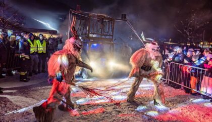 B Sexten Krampus Perchtentreffen_c_Toni Ausserlechner (157) B Sexten Krampus Perchtentreffen_c_Toni Ausserlechner (157)