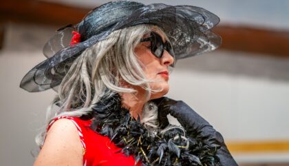 A Theatergruppe Ausservillgraten-2025 Liaba Loign als floign_c_Toni Ausserlechner (4) A Theatergruppe Ausservillgraten-2025 Liaba Loign als floign_c_Toni Ausserlechner (4)