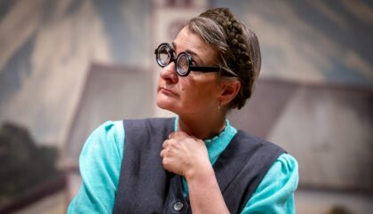 A Theatergruppe Ausservillgraten-2025 Liaba Loign als floign_c_Toni Ausserlechner (6) A Theatergruppe Ausservillgraten-2025 Liaba Loign als floign_c_Toni Ausserlechner (6)