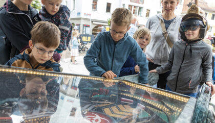 Olala2025-07-25 Stem Pinballs 01_c-OsttirolJournal Kopie Olala2025-07-25 Stem Pinballs 01_c-OsttirolJournal Kopie